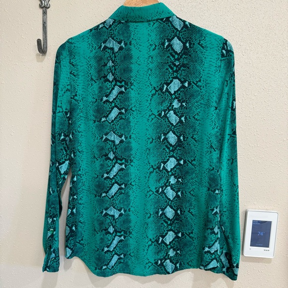 Equipment Silk Blouse Kelly Green Snake Print - Picture 2 of 14
